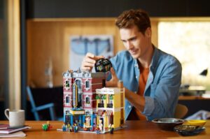 Read more about the article LEGO 10312 Jazz Club Set Price and Release Date Revealed